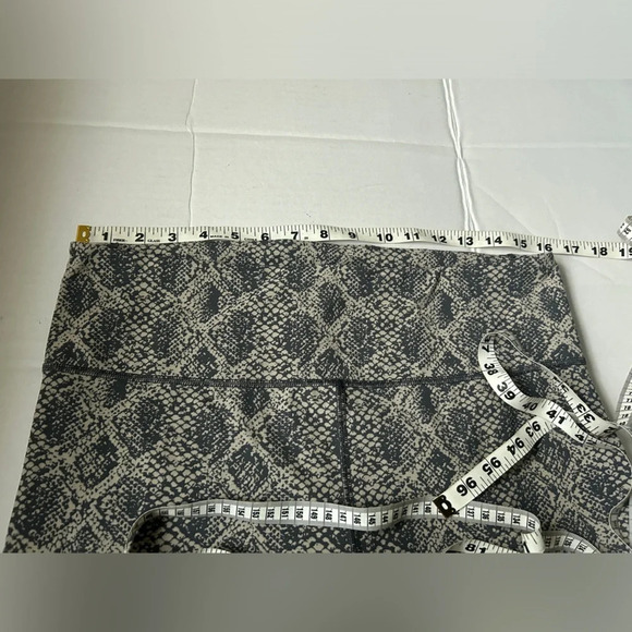 Athleta women’s Ultimate 7/8 Tight leggings L - Picture 7 of 9